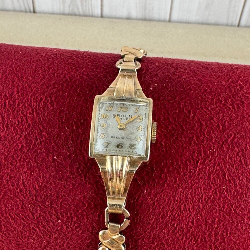 Vintage Gruen Lady Curvex Precision Swiss Watch 17 Jewel Swiss Movement